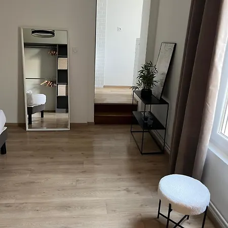 Maison Cosy Avec Jardin Prive Hypercentre A Deux Pas De La Place Ducale Charleville-Mézières